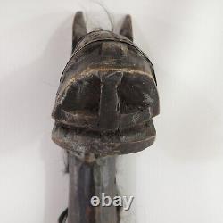 Poupée festive en bois sculpté de cheval à bascule d'art populaire africain du Mali