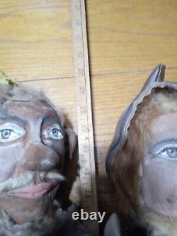 Poupées D'art Folklorique En Bois Sculpté Vintage Avec Vêtements Faits À La Main Signées