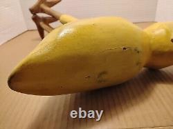 RARE Art Populaire Oiseau Marin Sculpté à la Main en Bois Jaune Vert Gooney Bird 15 Pouces de Haut