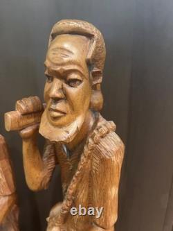 RARE Sculpture en Bois Sculptée d'un Ouvrier Haïtien Œuvre Maîtresse d'Art Populaire