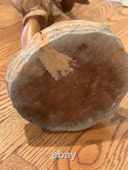 RARE Sculpture en Bois Sculptée d'un Ouvrier Haïtien Œuvre Maîtresse d'Art Populaire