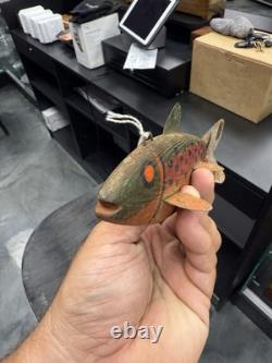Rare leurre en bois sculpté à la main de truite vintage pour la pêche folklorique