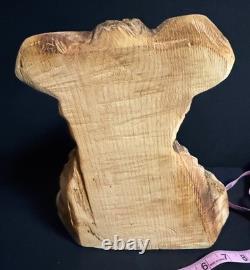 Rex, l’ours sculpté à la tronçonneuse
