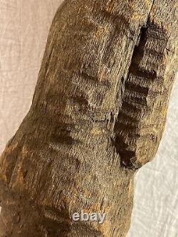 Sculpture abstraite en bois sculpté d'art populaire vintage original