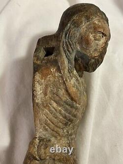 Sculpture antique précoce en bois de fragment de Santos sculpté représentant Jésus-Christ