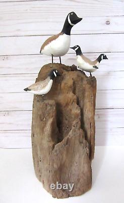 Sculpture d'art populaire en bois sculpté à la main de DICK STEELE, oies canadiennes vintage du Maine