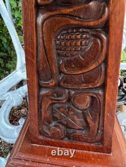 Sculpture d’art populaire vintage en bois sculpté du Honduras, lampe sculptée d’art populaire d’Amérique latine
