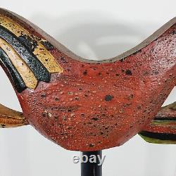 Sculpture d'oiseau en bois sculpté antique de grande taille, art populaire, chevalier gambette rouge et vert.
