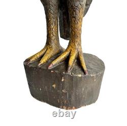 Sculpture d'oiseau en bois sculpté et peint de 3 pieds d'art populaire américain primitif antique