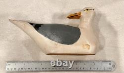 Sculpture de Mouette en Bois Vintage Signée John M. Ziniel 1979 Art Populaire Oiseau