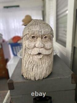 Sculpture de Père Noël en bois sculpté à la main / Art populaire fait main / Noël / SIGNÉE