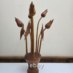 Sculpture de bouquet de fleurs en tulipes en bois sculpté à la main vintage MCM, décor d'art populaire