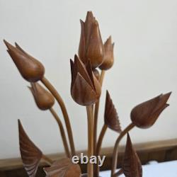 Sculpture de bouquet de fleurs en tulipes en bois sculpté à la main vintage MCM, décor d'art populaire