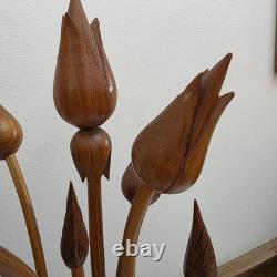 Sculpture de bouquet de fleurs en tulipes en bois sculpté à la main vintage MCM, décor d'art populaire