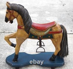 Sculpture de cheval en bois d'art populaire sculpté et peint à la main vintage 18 X 15