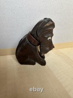 Sculpture de chien en bois sculpté à la main asiatique antique avec des yeux incrustés - Art populaire