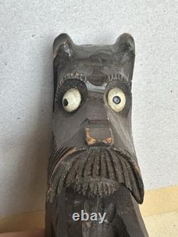 Sculpture de chien en bois sculpté à la main asiatique antique avec des yeux incrustés - Art populaire