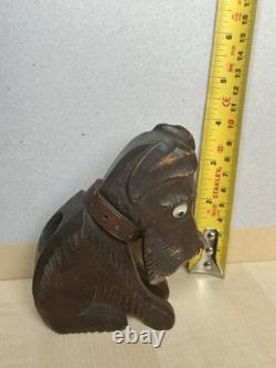 Sculpture de chien en bois sculpté à la main asiatique antique avec des yeux incrustés - Art populaire