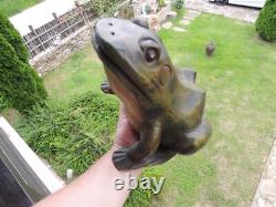 Sculpture de grenouille sculptée en bois d’art populaire antique, Allemagne, grande, faite à la main