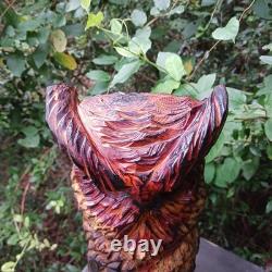 Sculpture de hibou en bois à la tronçonneuse, hibou à cornes, art rustique fait main en bois d'osage orange