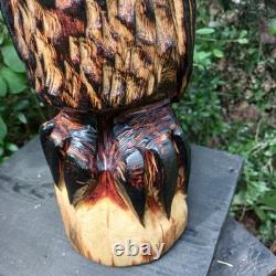 Sculpture de hibou en bois à la tronçonneuse, hibou à cornes, art rustique fait main en bois d'osage orange