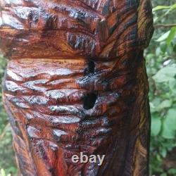 Sculpture de hibou en bois à la tronçonneuse, hibou à cornes, art rustique fait main en bois d'osage orange