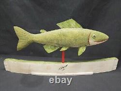 Sculpture de leurre de poisson en bois sculpté et peint à la main, art populaire vintage sur socle par Todd Watts