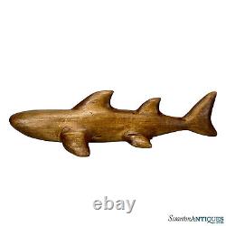 Sculpture de requin en bois sculpté d'art populaire antique 13