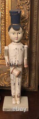 Sculpture de soldat folklorique tambourinaire en bois sculpté à la main, peinture, style shabby chic