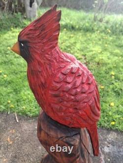 Sculpture de statue de cardinal sculptée à la tronçonneuse, oiseau rouge, art rustique en bois fait main