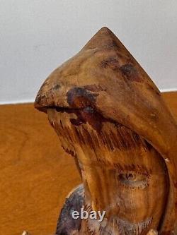 Sculpture de table en bois sculpté d'art populaire religieux de Ricardo Salazar à Taos, Nouveau-Mexique