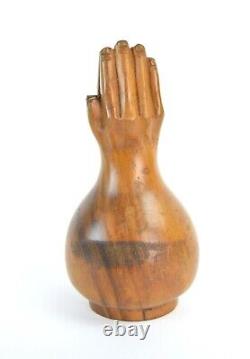 Sculpture de tirelire en bois de chêne sculpté vintage avec des mains priantes d'art populaire.
