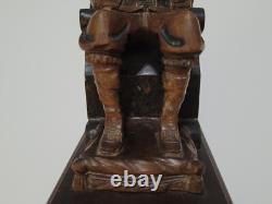 Sculpture en bois figurative d'un homme assis, sculpture artisanale vintage