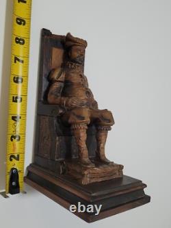 Sculpture en bois figurative d'un homme assis, sculpture artisanale vintage