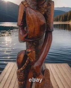 Sculpture en bois folklorique caribéen homme en bois sculpté à la main très détaillée de 2 pieds 7 pouces
