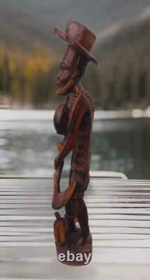 Sculpture en bois folklorique caribéen homme en bois sculpté à la main très détaillée de 2 pieds 7 pouces