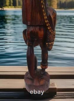 Sculpture en bois folklorique caribéen homme en bois sculpté à la main très détaillée de 2 pieds 7 pouces