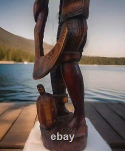 Sculpture en bois folklorique caribéen homme en bois sculpté à la main très détaillée de 2 pieds 7 pouces