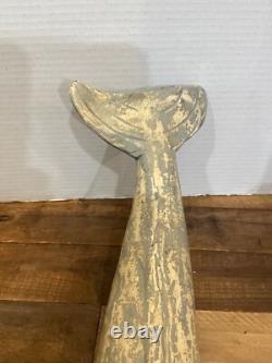 Sculpture en bois sculpté de baleine spermatoïde vintage 17 Art populaire