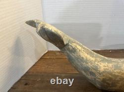 Sculpture en bois sculpté de baleine spermatoïde vintage 17 Art populaire