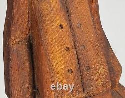 Sculpture en bois sculptée à la main d'un homme, art populaire des années 1930, signée Lisowski