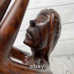 Sculpture en bois sculptée à la main de femme nue, statue de sculpture d'art populaire vintage MCM 13'