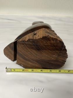 Sculpture en bois sculptée à la main vintage en fer représentant un pélican - Art populaire MCM moderniste