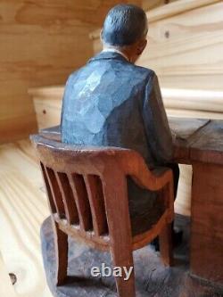 Sculpture figurative en bois original sculptée à la main par Carl Hallsthammar, art populaire rare