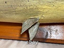 Sculpture murale en bois sculpté vintage 1949, trophée de poisson brochet, art populaire avec fleurs