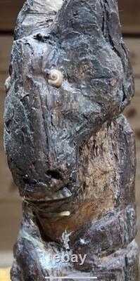 Sculpture primitive effrayante bizarre en bois sculpté ancien, trouvée dans une grange 9
