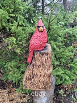 Sculpture statue d’art de décoration intérieure en bois de cardinal sculpté à la tronçonneuse