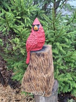 Sculpture statue d’art de décoration intérieure en bois de cardinal sculpté à la tronçonneuse