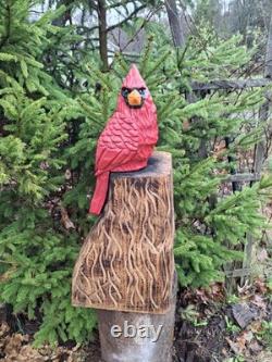 Sculpture statue d’art de décoration intérieure en bois de cardinal sculpté à la tronçonneuse