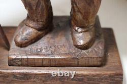 Sculpture statue en bois sculpté à la main représentant un homme Jaeger, œuvre populaire antique de 1751